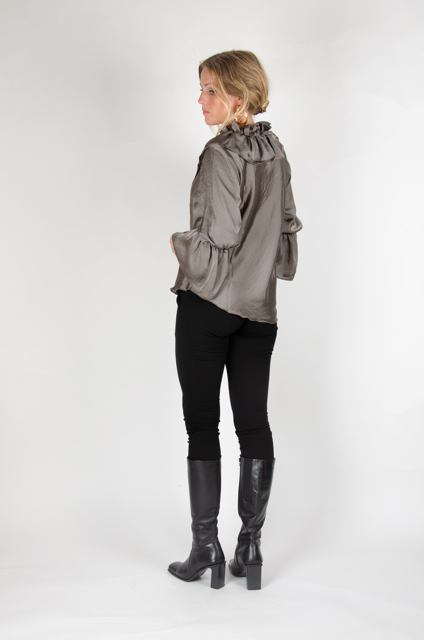 Alva Soft Shiny - Met